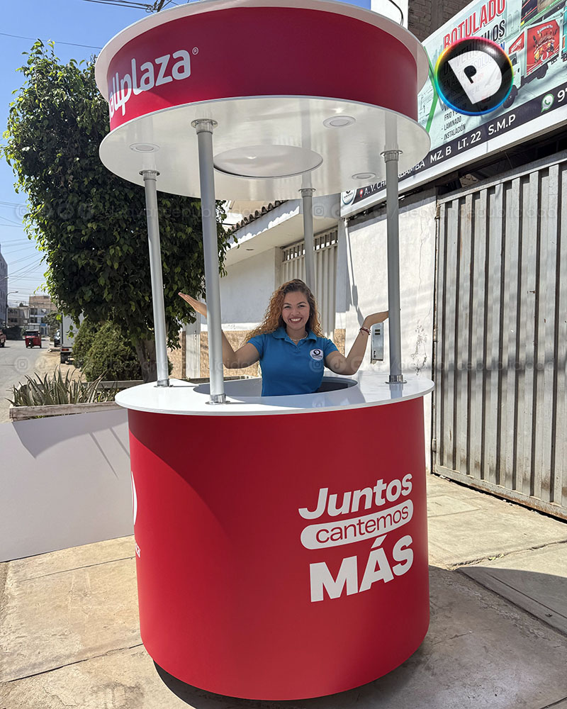 STAND PUBLICITARIO MALL PLAZA